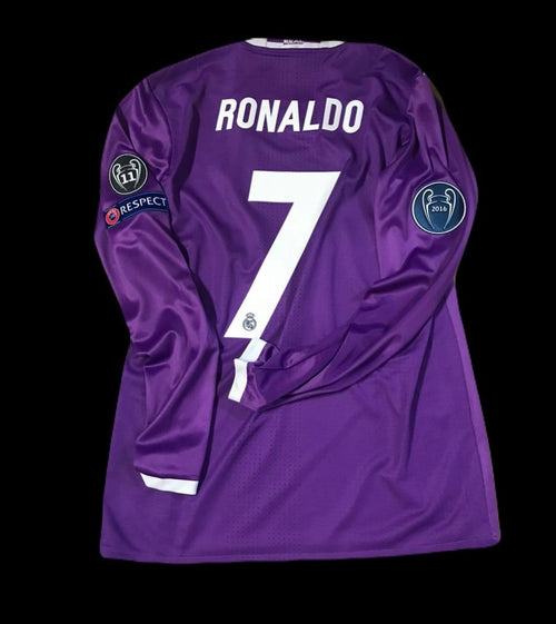 REAL MADRİD 2016 -2017 MOR EFSANE FORMASI