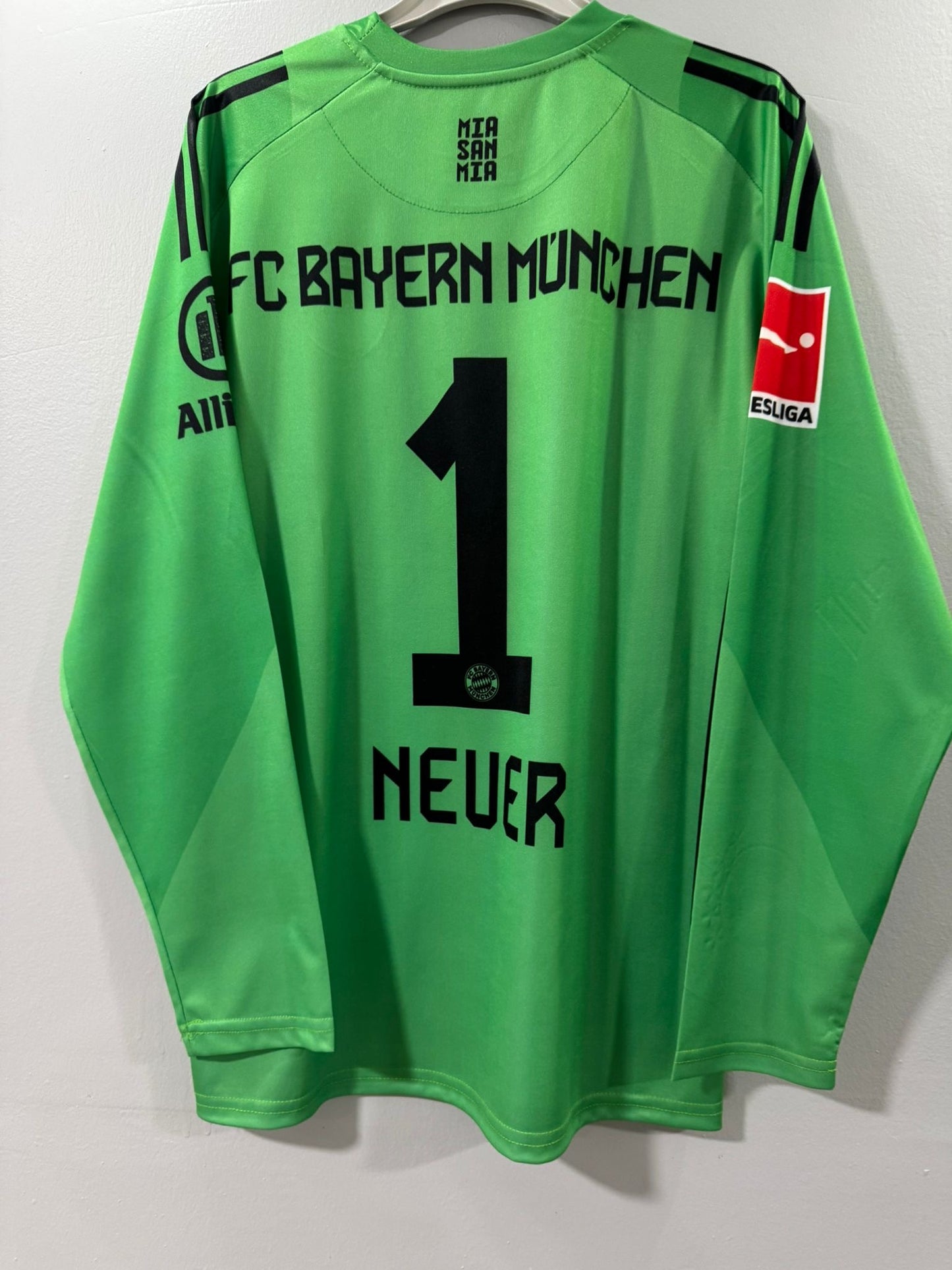 NEUER 1 2025-2026