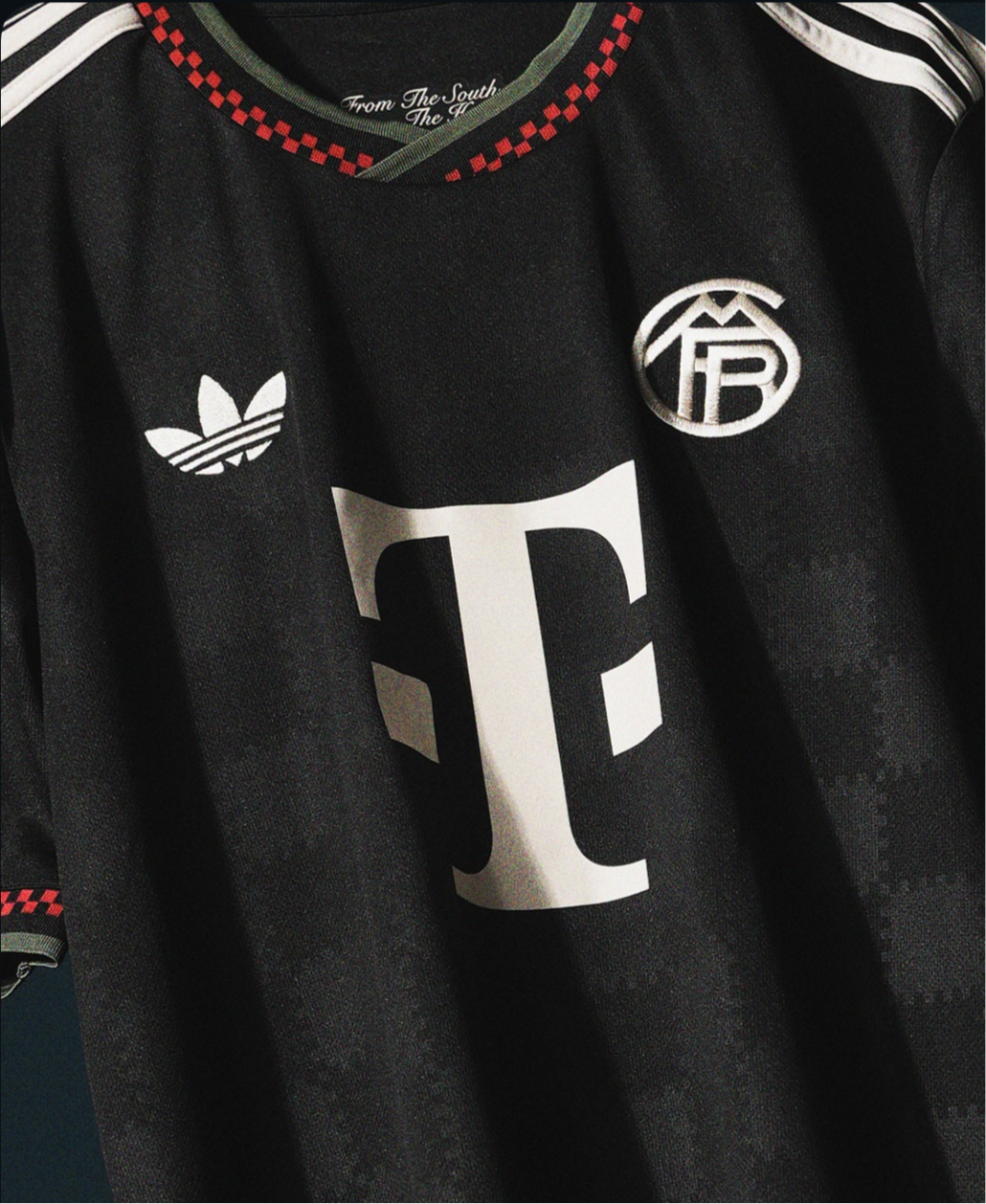 BAYERN 2025-2026 BLACK DEPLASMAN FORMASI
