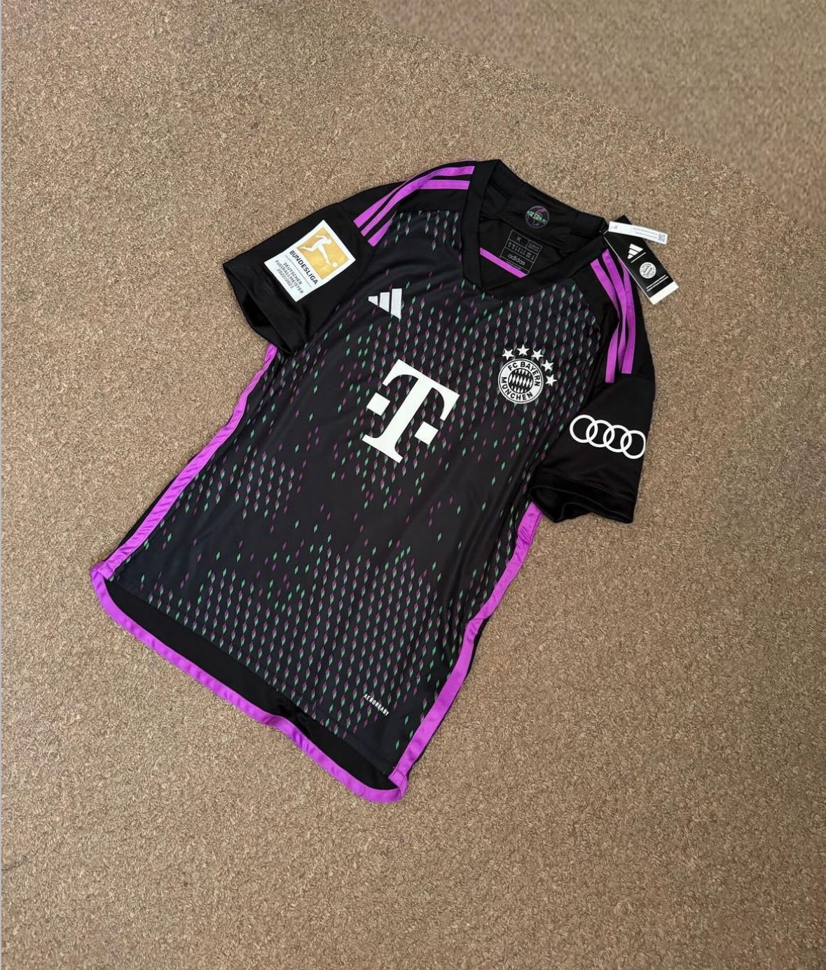 BAYERN MUNİH 2023-2024 SİYAH DEPLASMAN