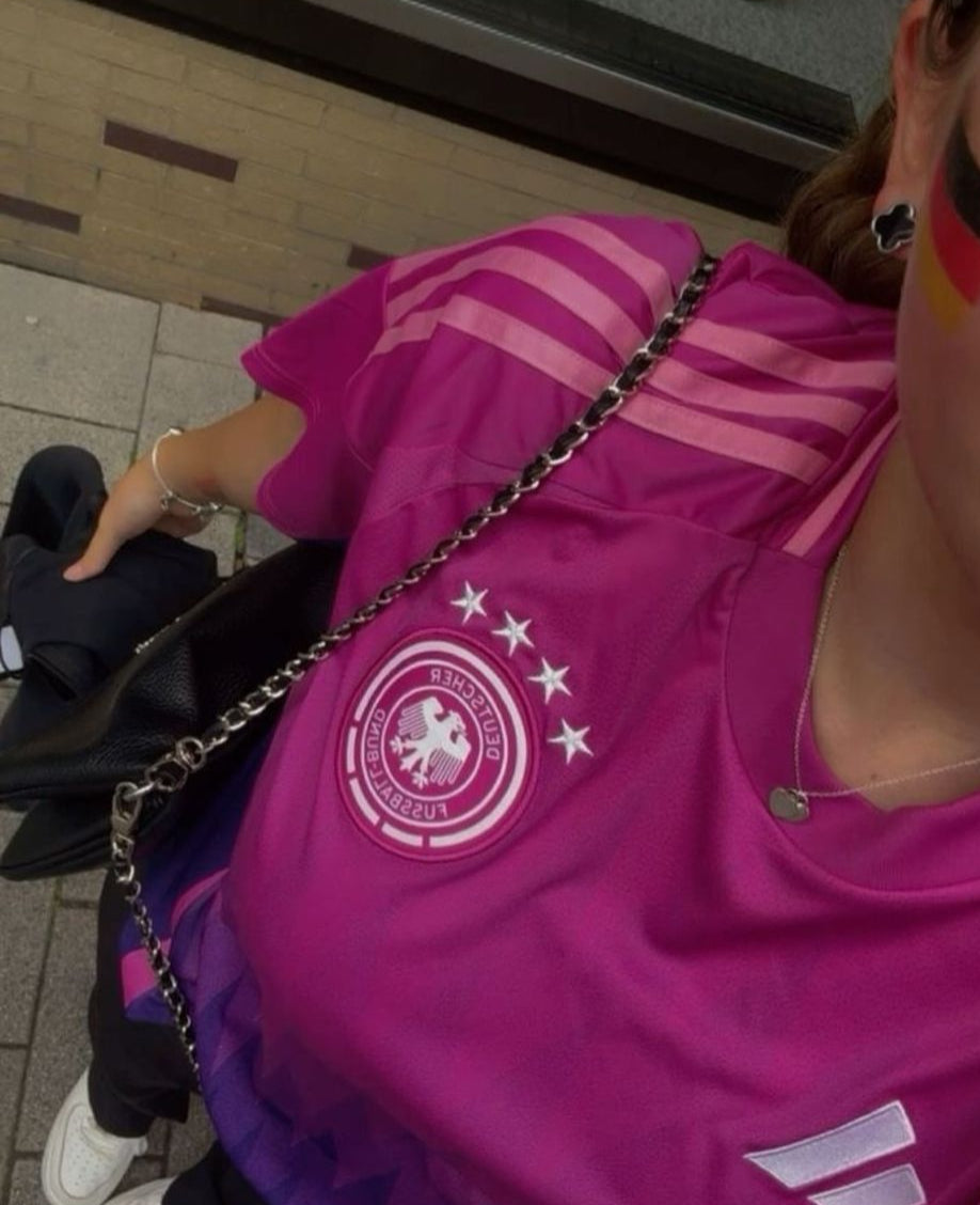 ALMANYA 2024-2025 DEPLASMAN PEMBE FORMASI