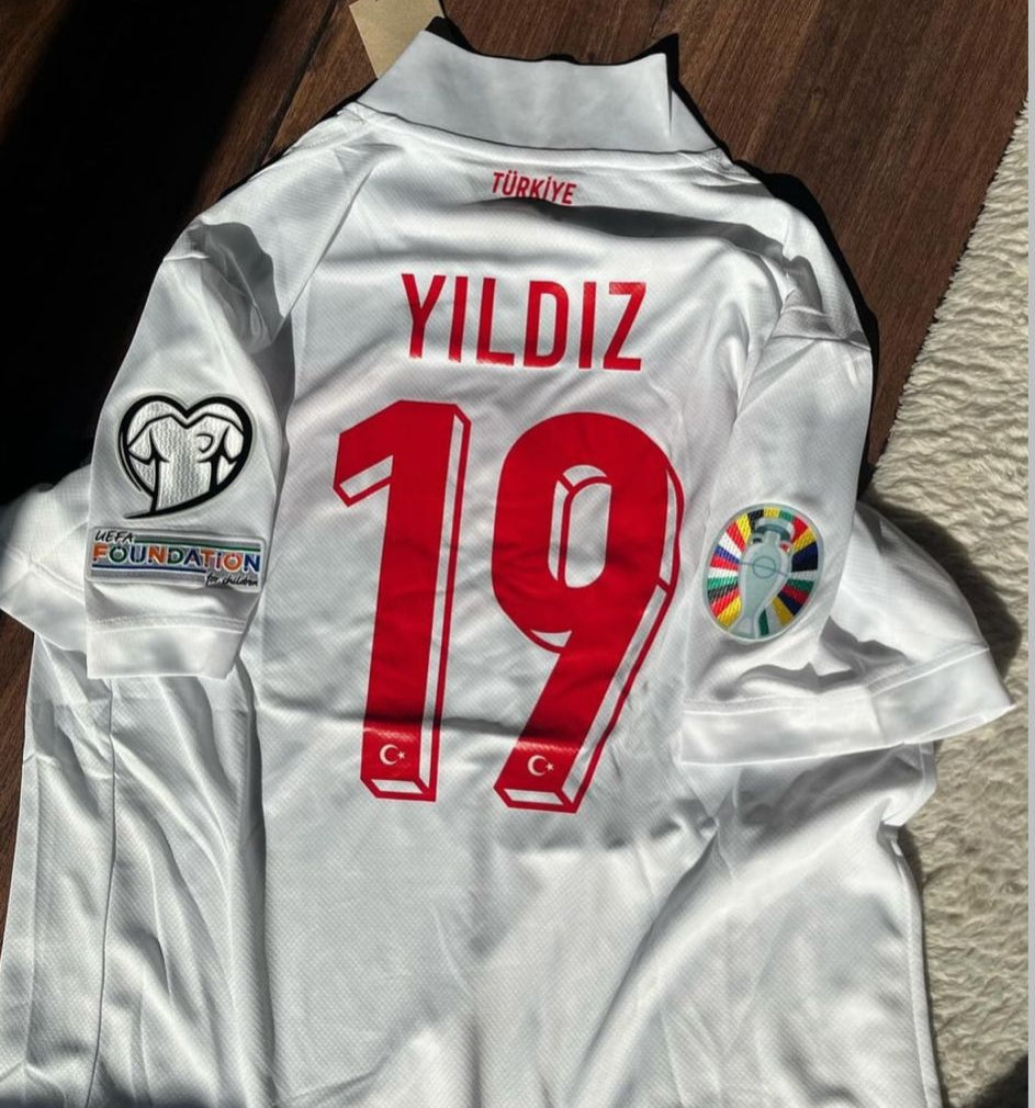 TÜRKİYE A MİLLİ TAKIM DEPLASMAN FORMASI