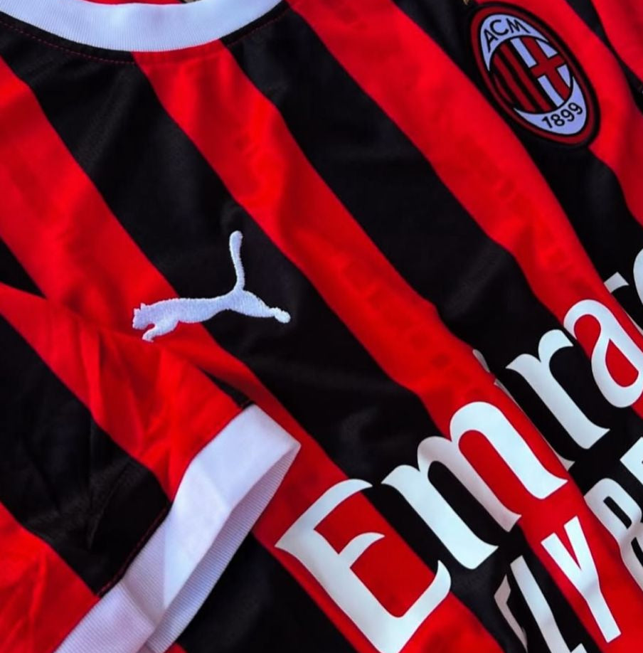 A.C MİLAN 2024-2025 İÇ SAHA FORMASI