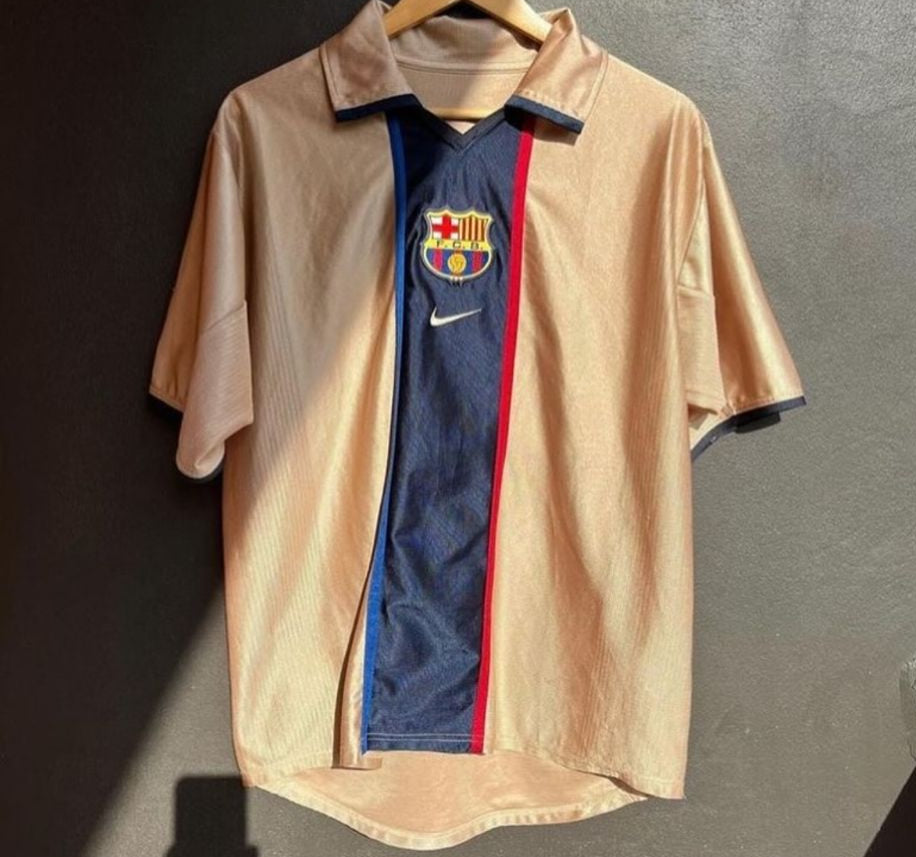 BARÇA 2001-2002 GOLD EFSANE FORMASI