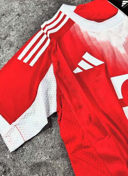 BAYERN 2025-2026 İÇ SAHA FORMASI