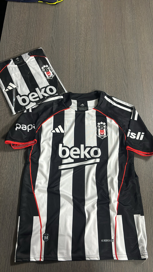 BEŞİKTAŞ ÇUBUKLU 2025-2026  FORMASI