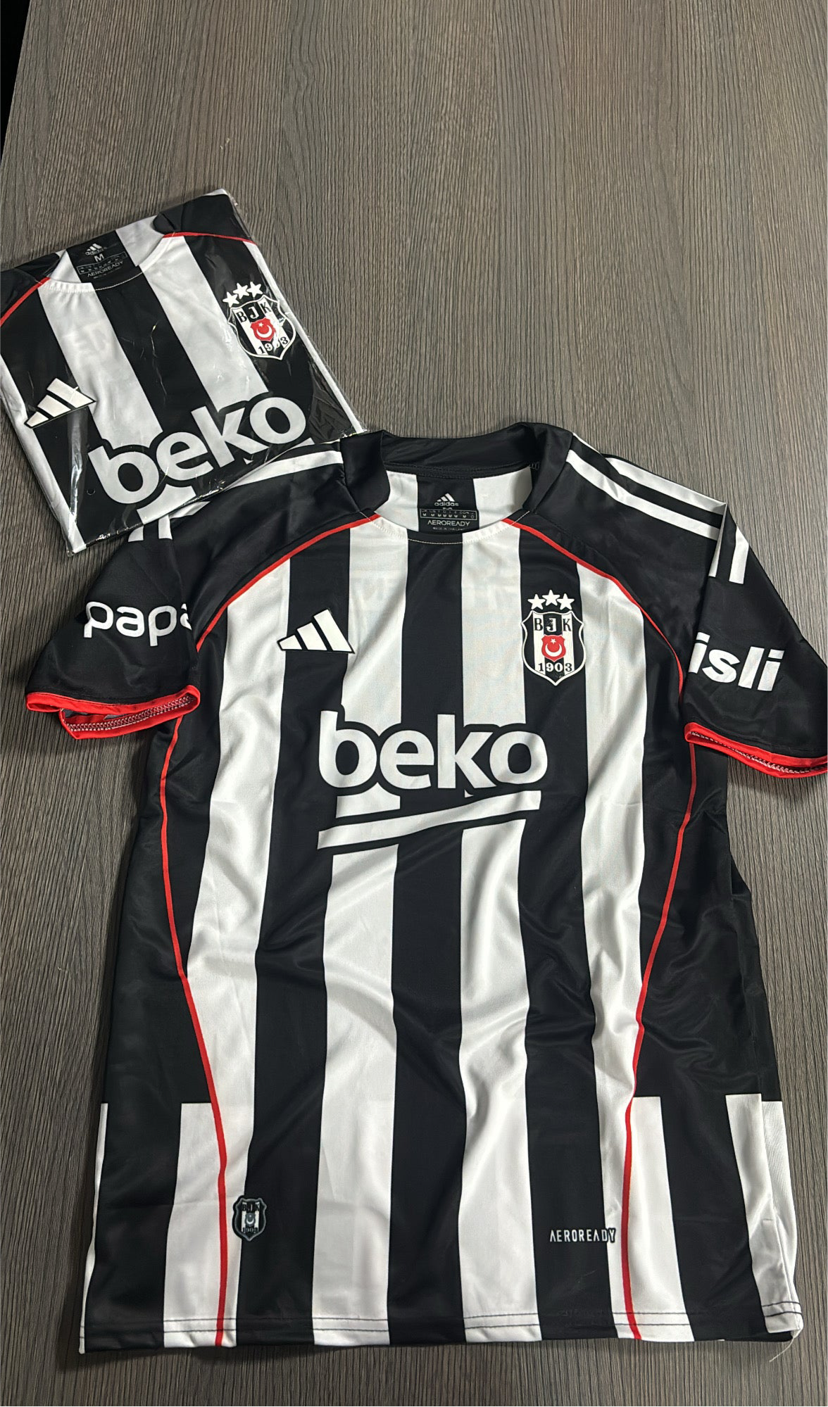PROFESYONEL KALİTE BEŞİKTAŞ ÇUBUKLU 2025-2026 EV SAHİBİ FORMASI