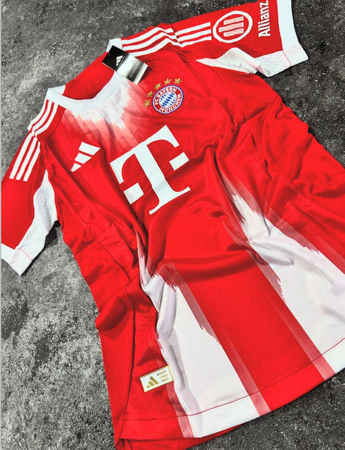BAYERN 2025-2026 İÇ SAHA FORMASI
