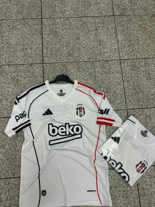 BEŞİKTAŞ 2025-2026 DEPLASMAN BEYAZ ÇOCUK FORMASI ( ŞORT DAHİL )