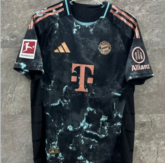 BAYERN MUNİCH 2024-2025 DEPLASMAN LACİVERT FORMASI