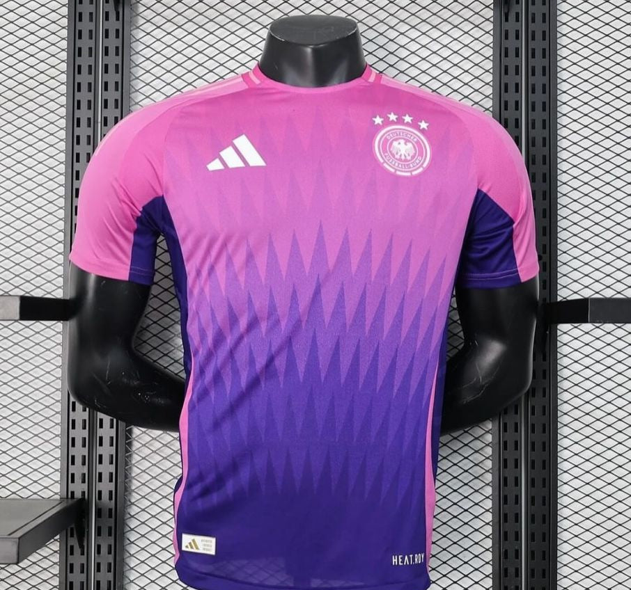 ALMANYA 2024-2025 DEPLASMAN PEMBE FORMASI