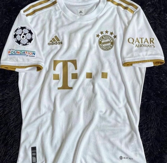 BAYERN MUNİH GOLD BEYAZ FORMASI