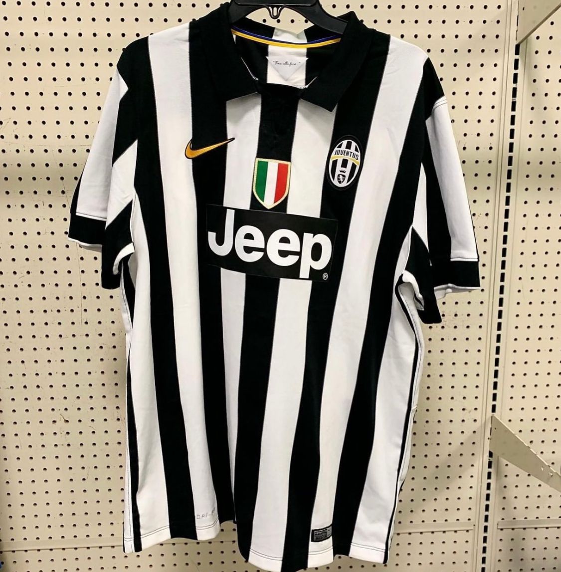 JUVENTUS EFSANE NOSTALJİ 2015-2016 FORMASI