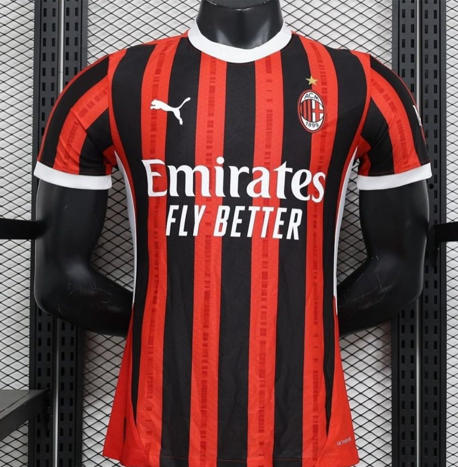 A.C MİLAN 2024-2025 İÇ SAHA FORMASI