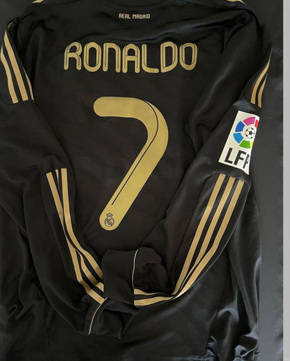 REAL MADRİD 2011-2012 EFSANE SİYAH BWİN FORMASI