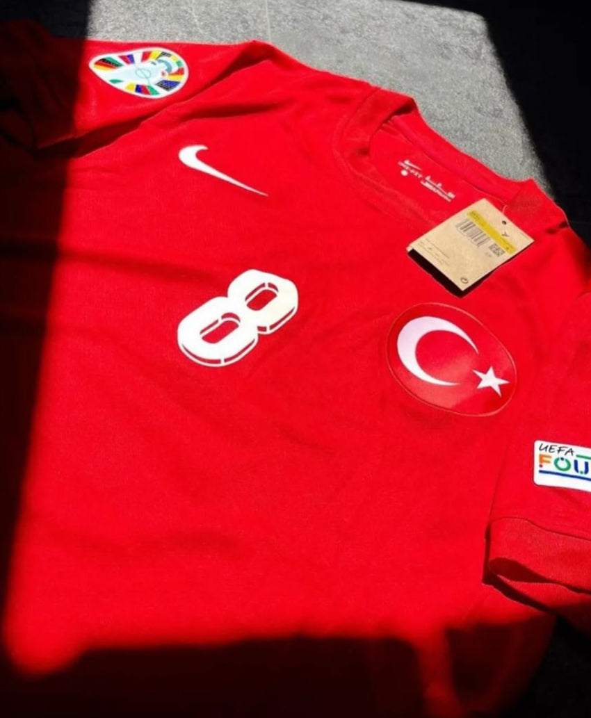 TÜRKİYE A MİLLİ TAKIM İÇ SAHA FORMASI