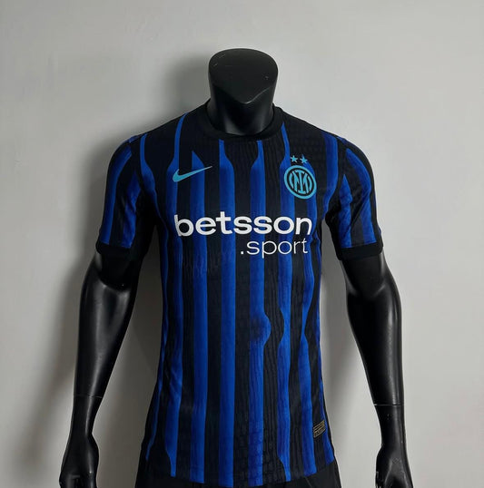 İNTER 2025-2026 İÇ SAHA FORMASI